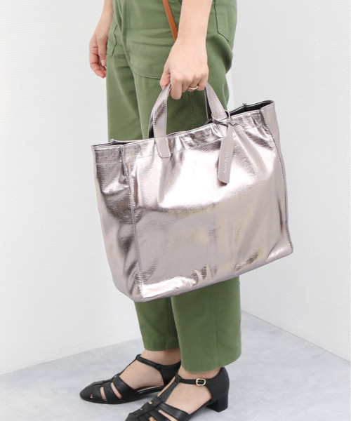 cache cache(カシュ カシュ)の「カシュカシュ cachecache / ソフトメタリックショッパートート(トートバッグ・レディース・シルバー/シルバー系その他/ゴールド・FREE)」の22枚目の写真