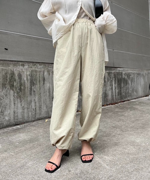 CAPRICIEUX LE'MAGE（カプリシューレマージュ）の「ラインパラシュートパンツ（その他パンツ・レディース・ベージュ/ホワイト・36/38）」の15枚目の写真