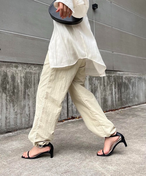 CAPRICIEUX LE'MAGE（カプリシューレマージュ）の「ラインパラシュートパンツ（その他パンツ・レディース・ベージュ/ホワイト・36/38）」の16枚目の写真
