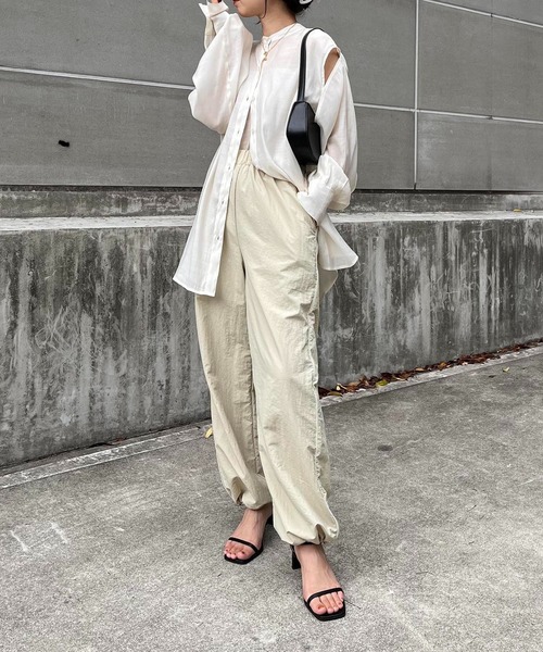 CAPRICIEUX LE'MAGE（カプリシューレマージュ）の「ラインパラシュートパンツ（その他パンツ・レディース・ベージュ/ホワイト・36/38）」の18枚目の写真