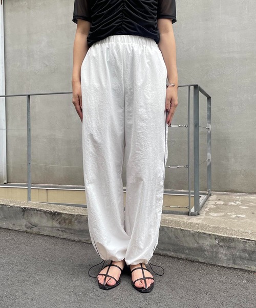 CAPRICIEUX LE'MAGE（カプリシューレマージュ）の「ラインパラシュートパンツ（その他パンツ・レディース・ベージュ/ホワイト・36/38）」の19枚目の写真