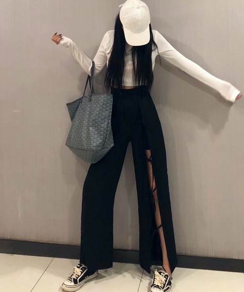 meJane(ミージェーン)の「アシンメトリーセンタースリットリボンパンツ(その他パンツ・レディース・ブラック・S/M)」の6枚目の写真