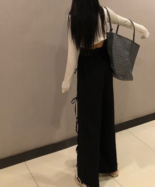 meJane(ミージェーン)の「アシンメトリーセンタースリットリボンパンツ(その他パンツ・レディース・ブラック・S/M)」の3枚目の写真