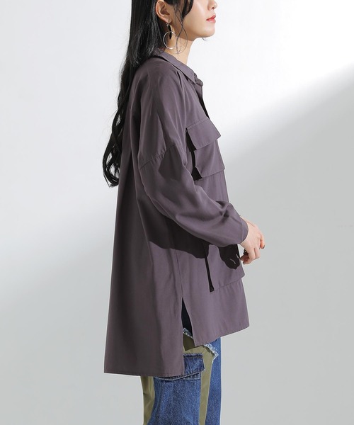 kOhAKU(コハク)の「ミリタリーテイストデザインロングシャツ(シャツ/ブラウス・レディース・ブラック/グレー・2/1)」の5枚目の写真