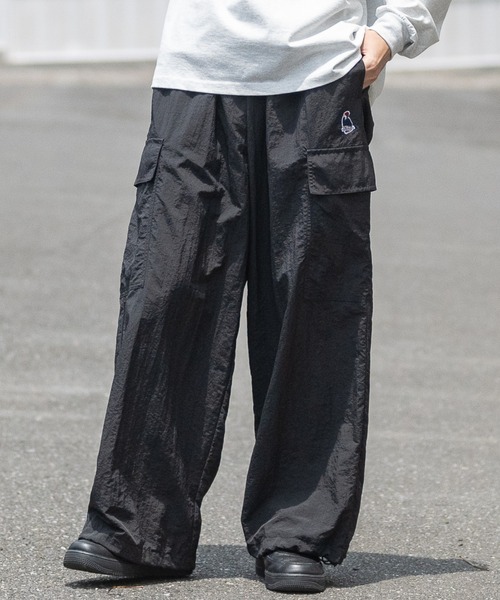 Red Cap Girl（レッドキャプガール）の「【a-r】〔Red Cap Girl/レッドキャップガール〕ナイロン ワンポイント オーバーカーゴパンツ（カーゴパンツ・メンズ・ブラック/ベージュ/カーキ/ブラック系1/ベージュ系1・MEDIUM/LARGE/X-LARGE）」の3枚目の写真