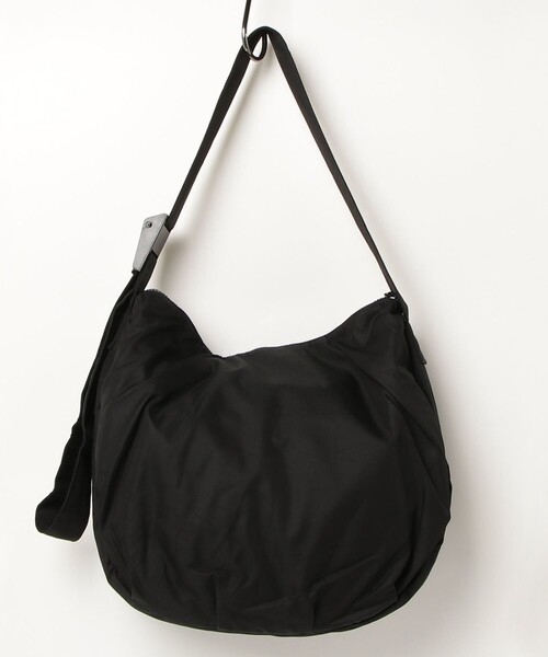 UNIVERSAL OVERALL（ユニバーサルオーバーオール）の「【UNIVERSAL OVERALL/ユニバーサルオーバーオール】GABARDINE HOBO SHOULDER（ショルダーバッグ・レディース・ブラック/ベージュ・FREE）」の9枚目の写真