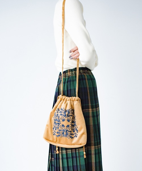 haco!(ハコ)の「【jou jou lier】ベロア巾着ショルダーバッグ(ショルダーバッグ・レディース・ブルー系その他/イエロー系その他/ベージュ系その他・ONE SIZE)」の1枚目の写真