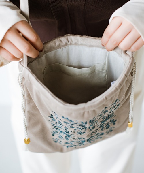 haco!(ハコ)の「【jou jou lier】ベロア巾着ショルダーバッグ(ショルダーバッグ・レディース・ブルー系その他/イエロー系その他/ベージュ系その他・ONE SIZE)」の16枚目の写真