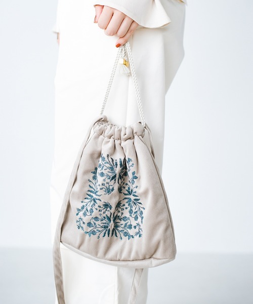 haco!(ハコ)の「【jou jou lier】ベロア巾着ショルダーバッグ(ショルダーバッグ・レディース・ブルー系その他/イエロー系その他/ベージュ系その他・ONE SIZE)」の17枚目の写真