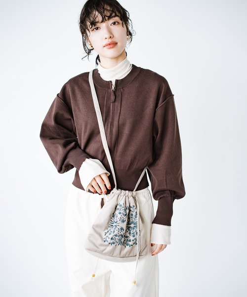 haco!(ハコ)の「【jou jou lier】ベロア巾着ショルダーバッグ(ショルダーバッグ・レディース・ブルー系その他/イエロー系その他/ベージュ系その他・ONE SIZE)」の6枚目の写真