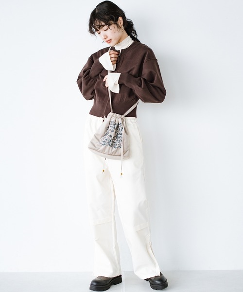 haco!(ハコ)の「【jou jou lier】ベロア巾着ショルダーバッグ(ショルダーバッグ・レディース・ブルー系その他/イエロー系その他/ベージュ系その他・ONE SIZE)」の8枚目の写真