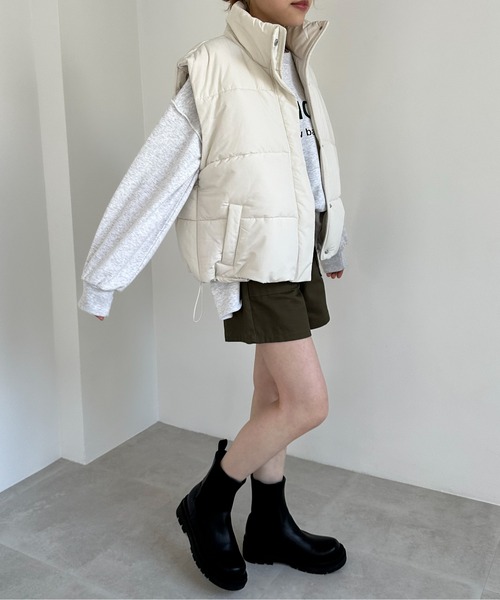 EPIMI E'PIMMY（エピミエピミー）の「パデッドスタンドベスト（ベスト・レディース・アイボリー/ブラック・MEDIUM）」の4枚目の写真