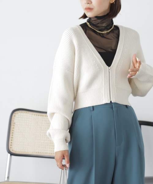 FREE'S MART(フリーズマート)の「◆Vネックジップショート丈ニットカーディガン(カーディガン/ボレロ・レディース・オフホワイト/ピンク/ライトグリーン・FREE)」の9枚目の写真