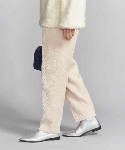 ヘリンボーンジャカード タックテーパード パンツ　オフホワイト BEAUTY&YOUTH UNITED ARROWS（ビューティーアンドユース