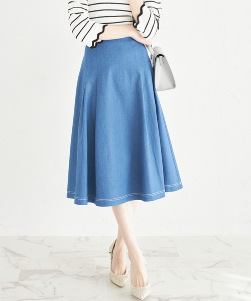 tocco closet(トッコ クローゼット)の「ステッチ入りデニムフレアスカート(スカート・レディース・ブルー/ブラック・M)」の9枚目の写真
