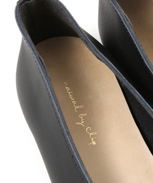 studio CLIP(スタディオクリップ)の「《natural by clip / WEB限定》レザーVカットスクエアパンプス(パンプス・レディース・ライトグレー/ブラック・MEDIUM/LARGE)」の12枚目の写真