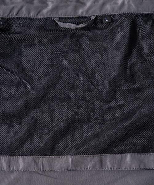 NYLAUS(ナイラス)の「UVカット/撥水 ポケッタブル フーディー ウィンドブレーカー(ナイロンジャケット・メンズ・ブラック/A/C・M/L/LL)」の10枚目の写真