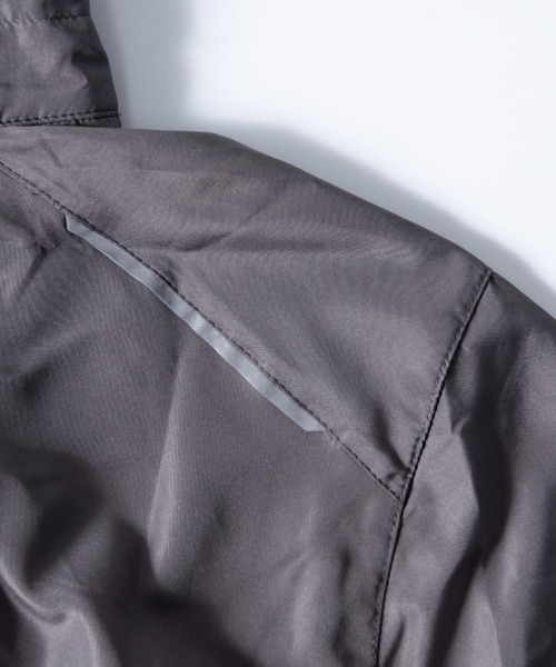 NYLAUS(ナイラス)の「UVカット/撥水 ポケッタブル フーディー ウィンドブレーカー(ナイロンジャケット・メンズ・ブラック/A/C・M/L/LL)」の9枚目の写真