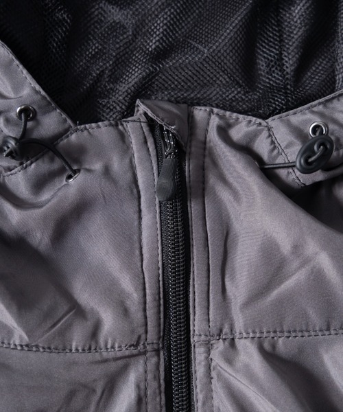 NYLAUS(ナイラス)の「UVカット/撥水 ポケッタブル フーディー ウィンドブレーカー(ナイロンジャケット・メンズ・ブラック/A/C・M/L/LL)」の6枚目の写真