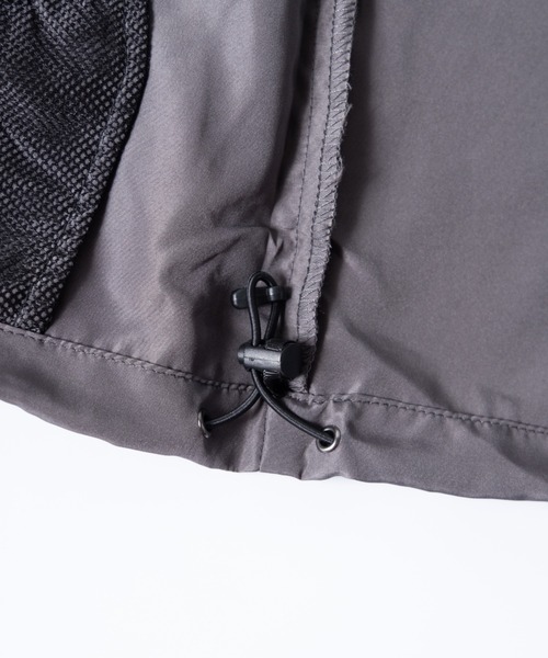 NYLAUS(ナイラス)の「UVカット/撥水 ポケッタブル フーディー ウィンドブレーカー(ナイロンジャケット・メンズ・ブラック/A/C・M/L/LL)」の11枚目の写真