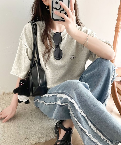 classicalelf(クラシカルエルフ)の「袖口くるりん。ワンポイント刺繍ハーフスリーブ裏毛 オーバーサイズ Tシャツ(Tシャツ/カットソー・レディース・グレイッシュベージュ/ピンク/オートミール/サックスブルー/ブラック/ホワイト・SMALL/MEDIUM/LARGE/X-LARGE)」の7枚目の写真