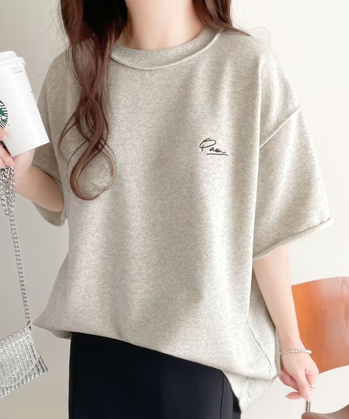 classicalelf(クラシカルエルフ)の「袖口くるりん。ワンポイント刺繍ハーフスリーブ裏毛 オーバーサイズ Tシャツ(Tシャツ/カットソー・レディース・グレイッシュベージュ/ピンク/オートミール/サックスブルー/ブラック/ホワイト・SMALL/MEDIUM/LARGE/X-LARGE)」の9枚目の写真