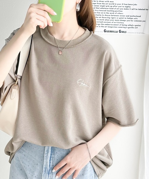 classicalelf(クラシカルエルフ)の「袖口くるりん。ワンポイント刺繍ハーフスリーブ裏毛 オーバーサイズ Tシャツ(Tシャツ/カットソー・レディース・グレイッシュベージュ/ピンク/オートミール/サックスブルー/ブラック/ホワイト・SMALL/MEDIUM/LARGE/X-LARGE)」の12枚目の写真