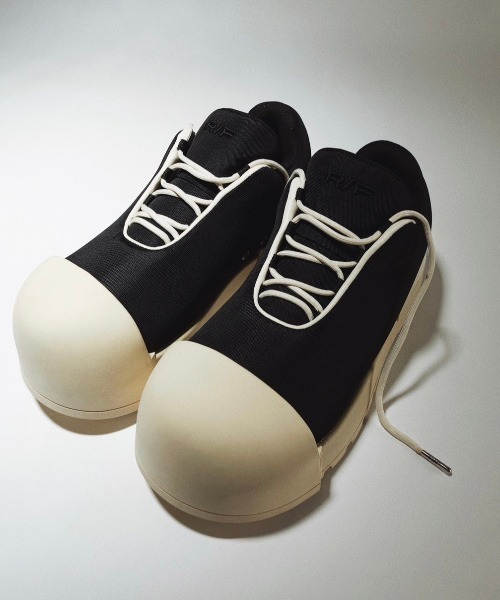 【正規品】 fvvo ローカットスニーカー FREE WORLD ORDER（フリーワールドオーダー）の「ストリート