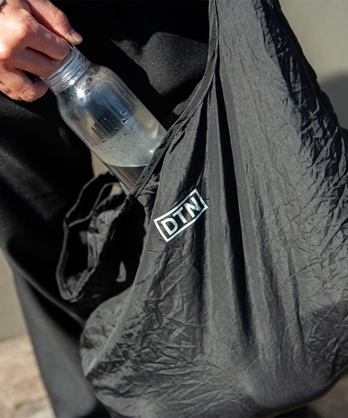 DULTON(ダルトン)の「DTN PACKABLE BAG/折りたたみ エコバッグ(エコバッグ/サブバッグ・メンズ・ブラック/ホワイト・FREE)」の15枚目の写真