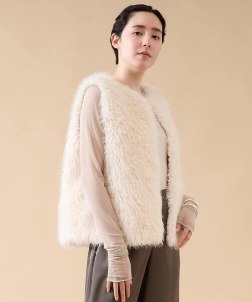 martinique（マルティニーク）の「フェイクファーベスト（ベスト