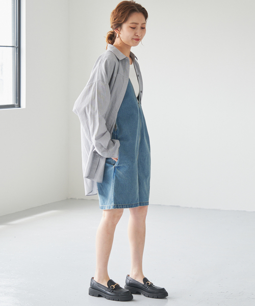 Spick & Span(スピックアンドスパン)の「デニムショートコンビネゾン(サロペット/オーバーオール・レディース・ブルー/ホワイト・38/36)」の17枚目の写真
