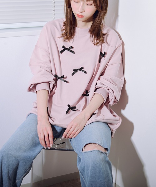 favclo.(ファブクロ)の「damage ribbon sweat / ダメージリボンスウェット(スウェット・レディース・オフホワイト/ライトグレー/ピンク・FREE)」の3枚目の写真