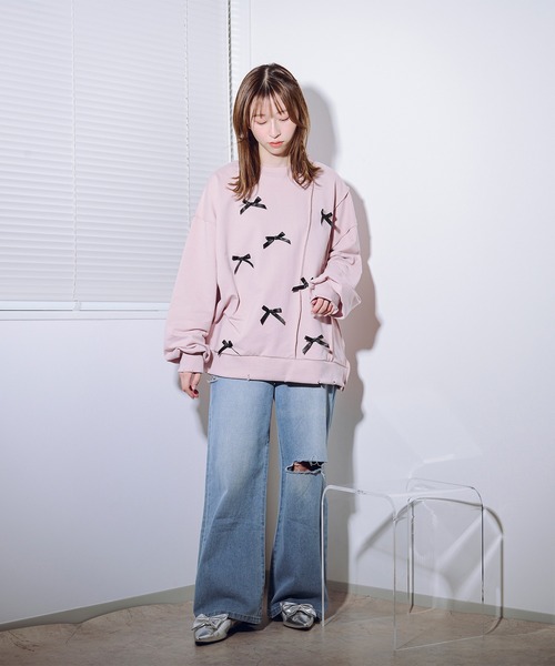 favclo.(ファブクロ)の「damage ribbon sweat / ダメージリボンスウェット(スウェット・レディース・オフホワイト/ライトグレー/ピンク・FREE)」の8枚目の写真