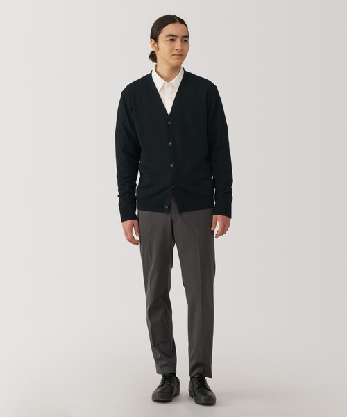 無印良品（ムジルシリョウヒン）の「紳士　洗えるウールハイゲージＶネックカーディガン（カーディガン/ボレロ・メンズ・ブラック/ダークネイビー/キャメル/ブルー・XL/L/M/S）」の5枚目の写真