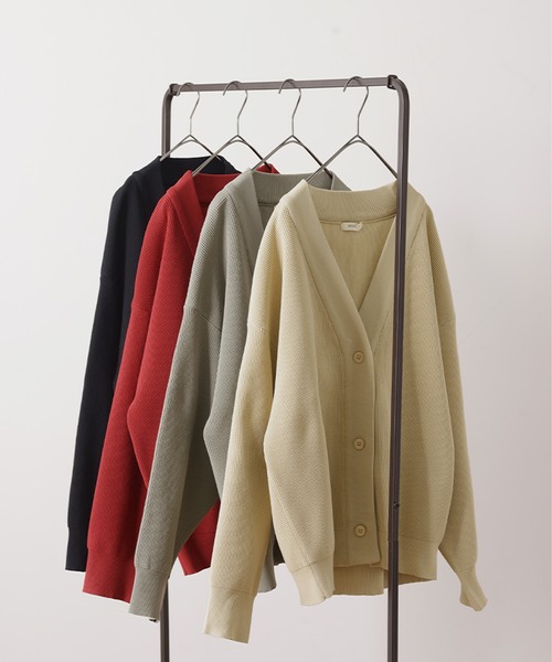 HUG.U(ハグユー)の「ワッフル×スポンジニットカーディガン(カーディガン/ボレロ・レディース・ベージュ/レッド/グレー/ブラック・FREE)」の21枚目の写真