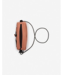 Maison Kitsune（メゾンキツネ）の「FLASH FOX CROSSBODYBAG