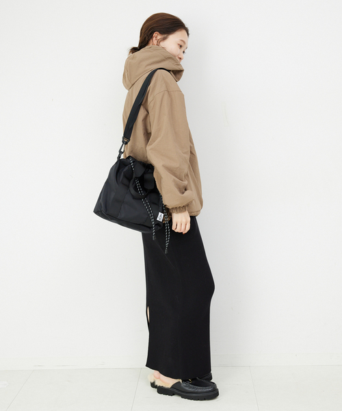 Drifter(ドリフター)の「DRIFTER/ドリフター HANDLE BUCKET TOTE DFV1615(ショルダーバッグ・レディース・ブラック/ベージュ/チャコールグレー・FREE)」の5枚目の写真