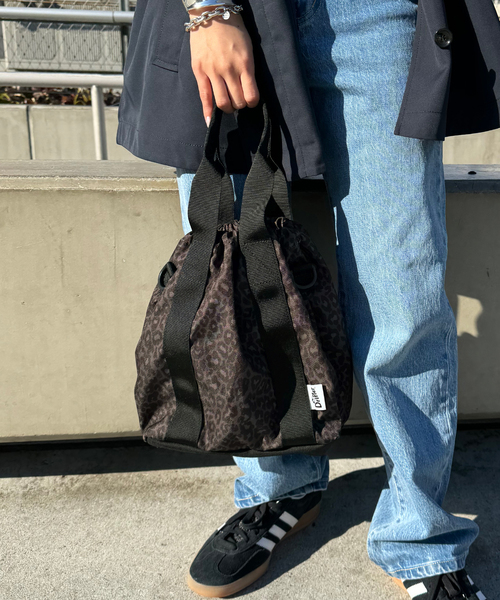 Drifter(ドリフター)の「DRIFTER/ドリフター HANDLE BUCKET TOTE DFV1615(ショルダーバッグ・レディース・ブラック/ベージュ/チャコールグレー・FREE)」の7枚目の写真