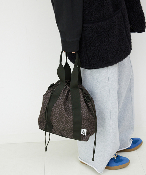 Drifter(ドリフター)の「DRIFTER/ドリフター HANDLE BUCKET TOTE DFV1615(ショルダーバッグ・レディース・ブラック/ベージュ/チャコールグレー・FREE)」の11枚目の写真