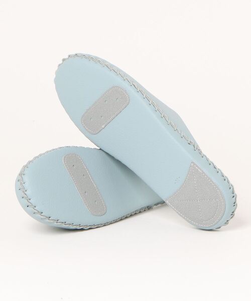 KID BLUE（キッドブルー）の「キッドブルー -ＫＢフェイクレザースリッパ -スリッパ -KUAW120 -kidblue（ルームシューズ/スリッパ・レディース・アイボリー/グリーン系その他・unisex M/unisex L）」の4枚目の写真