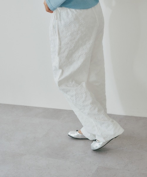 BARRETTA(バレッタ)の「フラワージャガードワイドパンツ(その他パンツ・レディース・ホワイト/ブラック・FREE)」の8枚目の写真