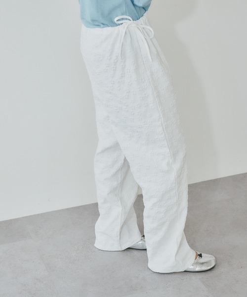 BARRETTA(バレッタ)の「フラワージャガードワイドパンツ(その他パンツ・レディース・ホワイト/ブラック・FREE)」の19枚目の写真