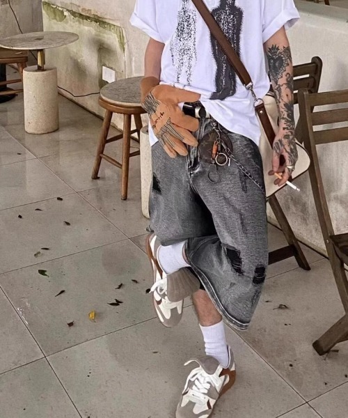 DEVICE(デバイス)の「ダメージ クラッシュ ハーフ デニム パンツ(デニムパンツ・メンズ・ブラック・FREE)」の6枚目の写真