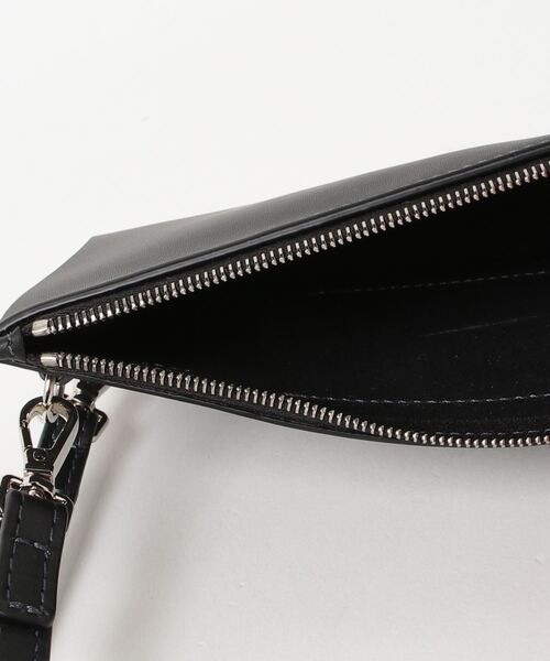 FARO(ファーロ)の「【ファーロ】Calma Phone Shoulder Zip2(ショルダーバッグ・レディース・ネイビー系/グレー系/レッド系/オリーブ系/ブラウン系/ブルー系/ブラック系・FREE)」の10枚目の写真