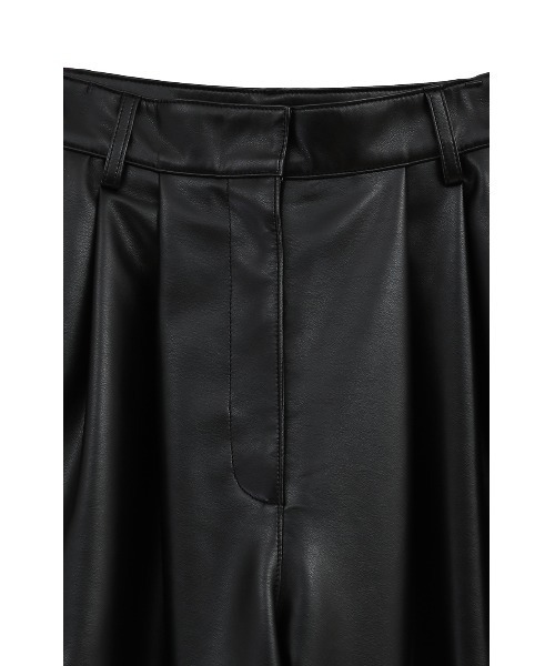 CLANE（クラネ）の「VEGAN LEATHER CURVY PANTS（スラックス）」 - WEAR