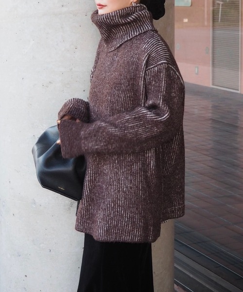 LAULEN(ローレン)の「mix color high neck knit /バイカラー ビッグシルエット タートルネック ニット(ニット/セーター・レディース・ブラウン/ブルー・FREE)」の11枚目の写真