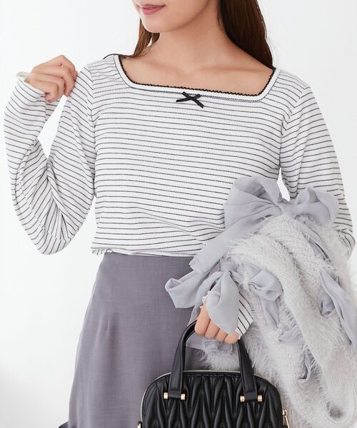 MAJESTIC LEGON（マジェスティックレゴン）の「リボン付きスクエアネックトップス（Tシャツ/カットソー・レディース・ホワイト系その他/アイボリー/グレー・MEDIUM）」の13枚目の写真