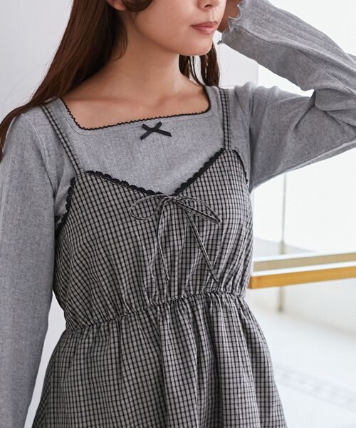 MAJESTIC LEGON（マジェスティックレゴン）の「リボン付きスクエアネックトップス（Tシャツ/カットソー・レディース・ホワイト系その他/アイボリー/グレー・MEDIUM）」の21枚目の写真