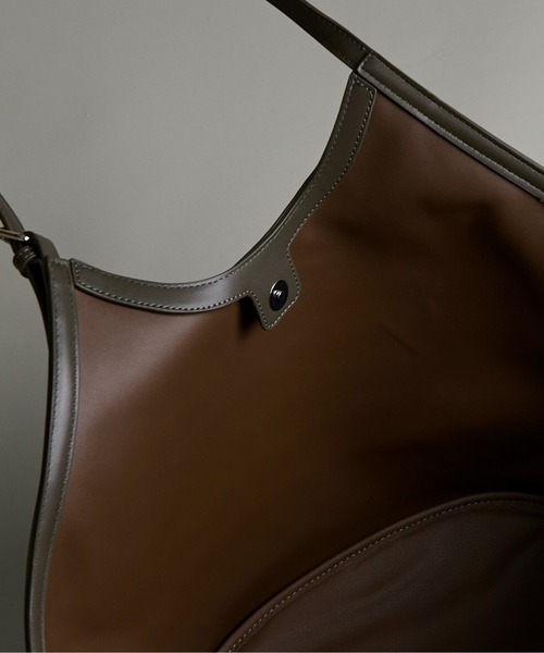 folka(フォルカ)の「3-12B26 スエード ビッグトートバッグ ポーチ付(トートバッグ・レディース・ベージュ/オリーブ/ブラウン・ONESIZE)」の7枚目の写真