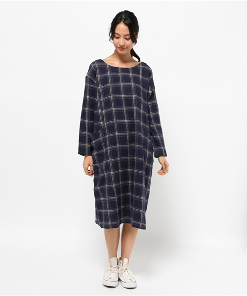 LBC（エルビーシー）の「リネンコットン起毛サックワンピース             （ワンピース・レディース・オフホワイト/ブラック/スカイブルー・MEDIUM/LARGE）」の16枚目の写真